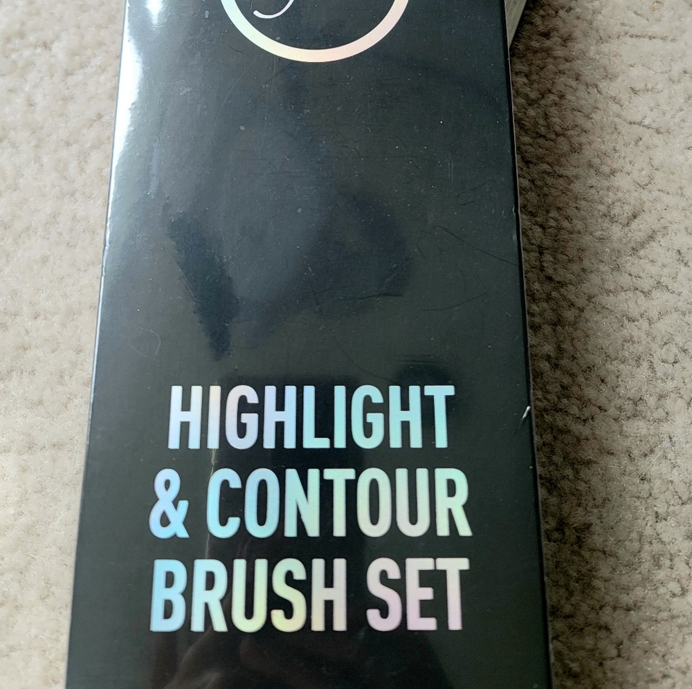 BRAND NEW! Sigma Highlight & Contour Brush Set